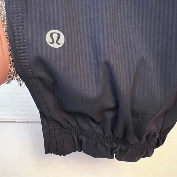Lululemon Dance Studio Crop  Il Unlined 20"  Inkwell EUC - Picture 12 of 15